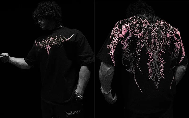 T-shirt oversize homme Deathclaw, coloris noir a imprime rose, maille legere pour l entrainement.