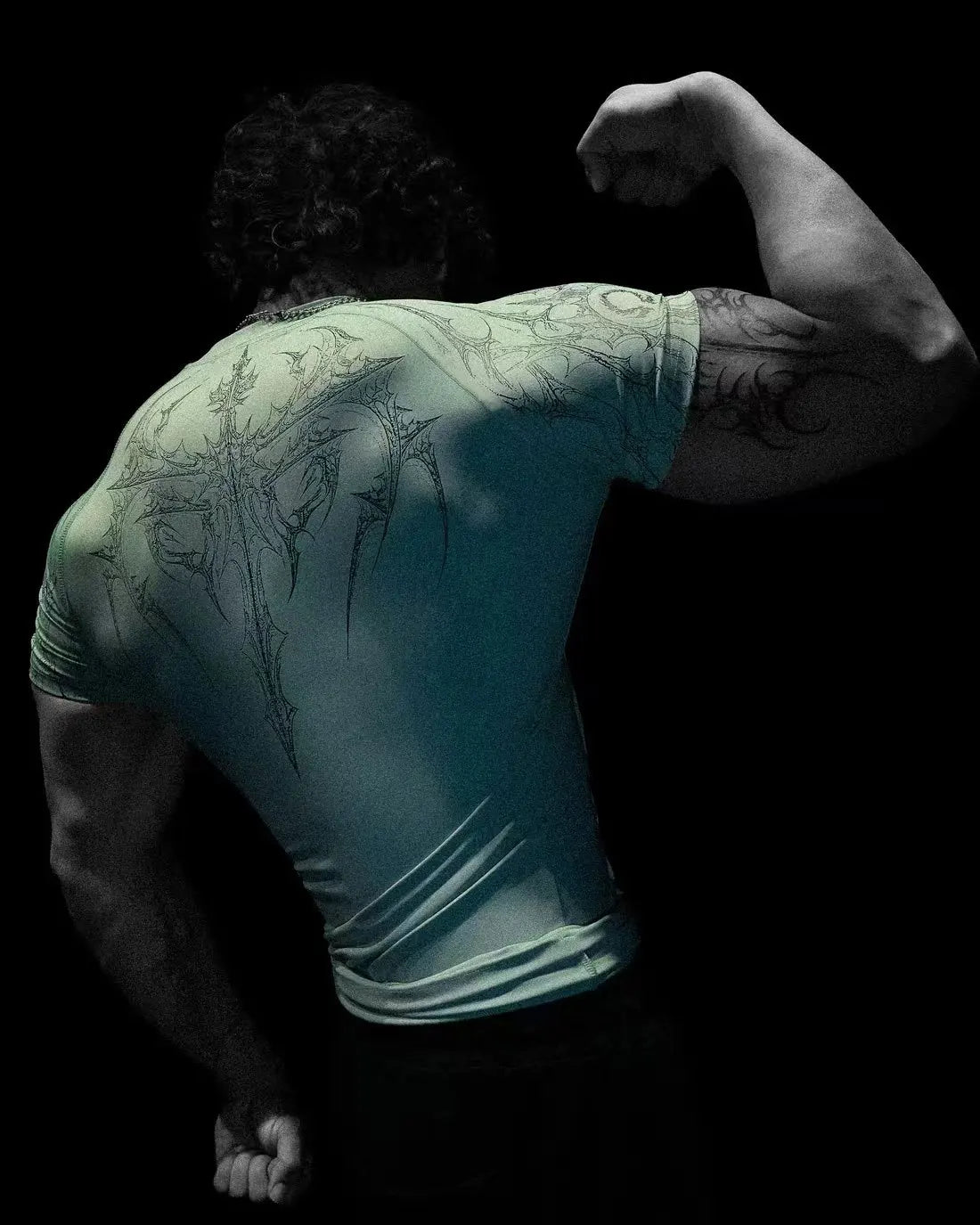 T-shirt de compression homme Void Tech Nightfall, coupe seconde peau dry-fit.