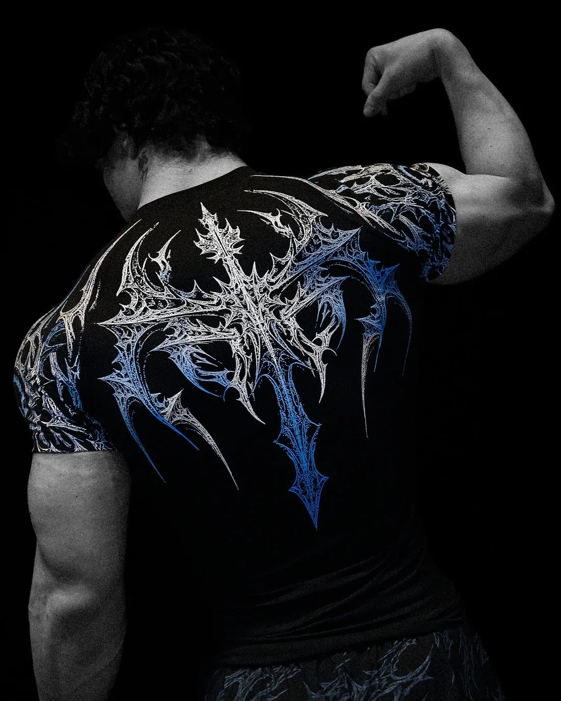 T-shirt de compression homme Void Tech Nightfall, tissu evacuant la transpiration.