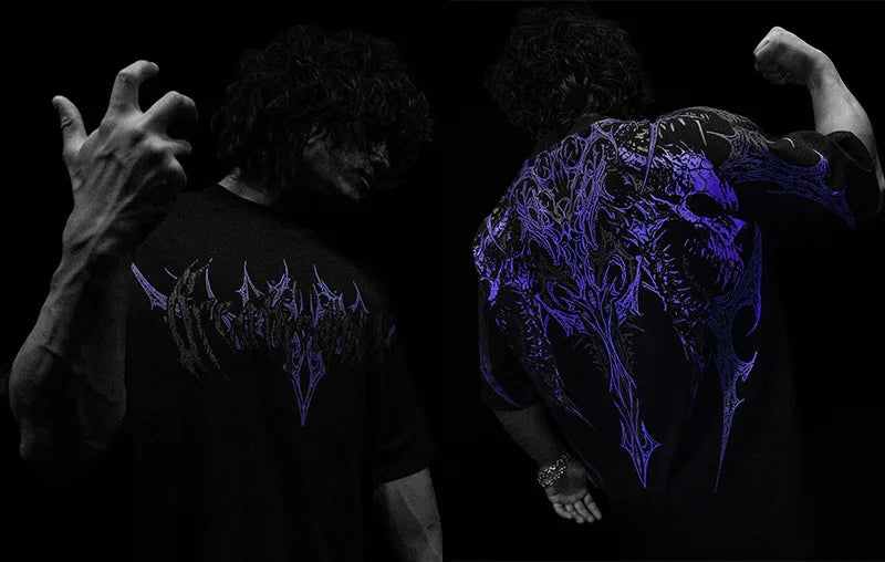 T-shirt oversize homme Deathclaw, coloris noir a imprime violet, coupe seconde peau pour la salle.