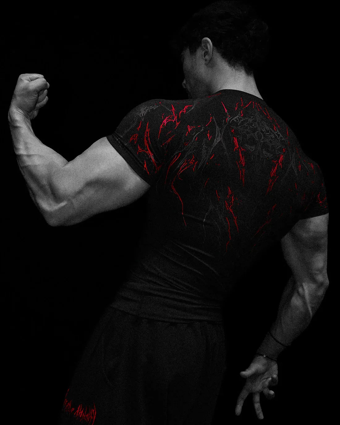 T-shirt de compression homme Void Tech Immortal, tissu respirant au gymnase.