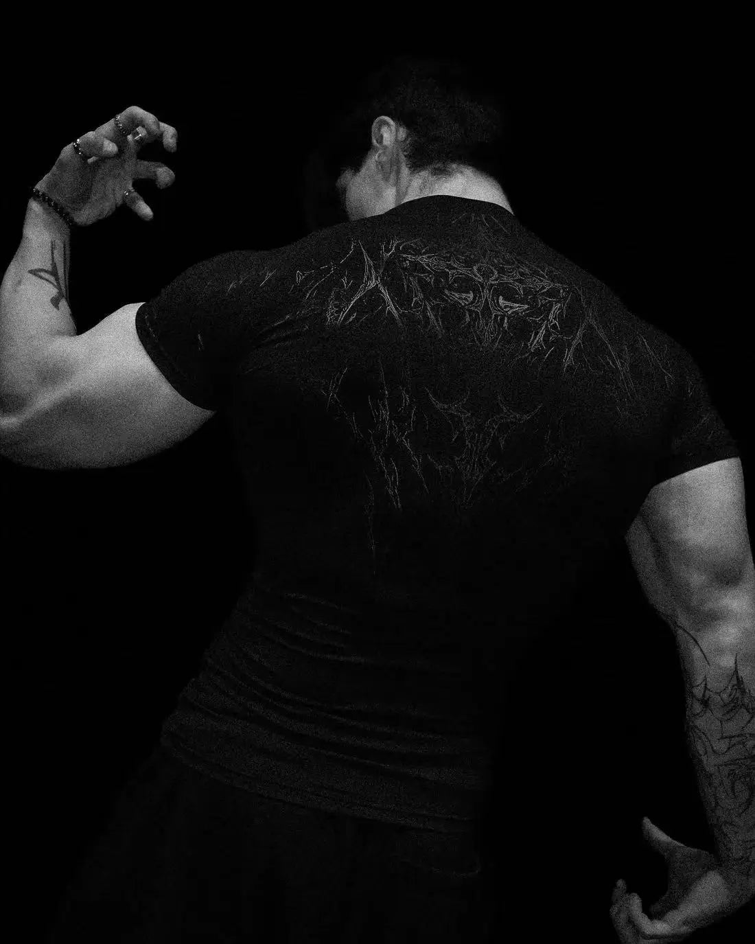 T-shirt de compression homme Void Tech Immortal, tissu extensible pour la muscu.